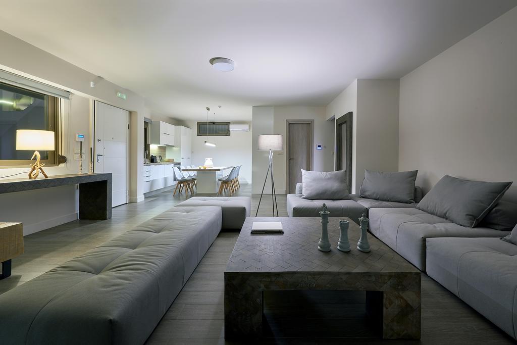 Elaia Luxury Suites ลาโกนิสซี ภายนอก รูปภาพ
