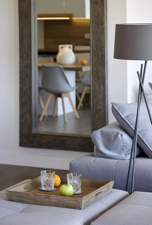 Elaia Luxury Suites ลาโกนิสซี ภายนอก รูปภาพ