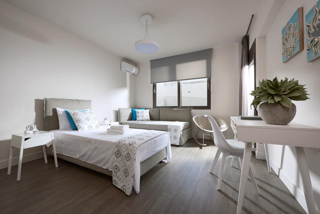 Elaia Luxury Suites ลาโกนิสซี ภายนอก รูปภาพ