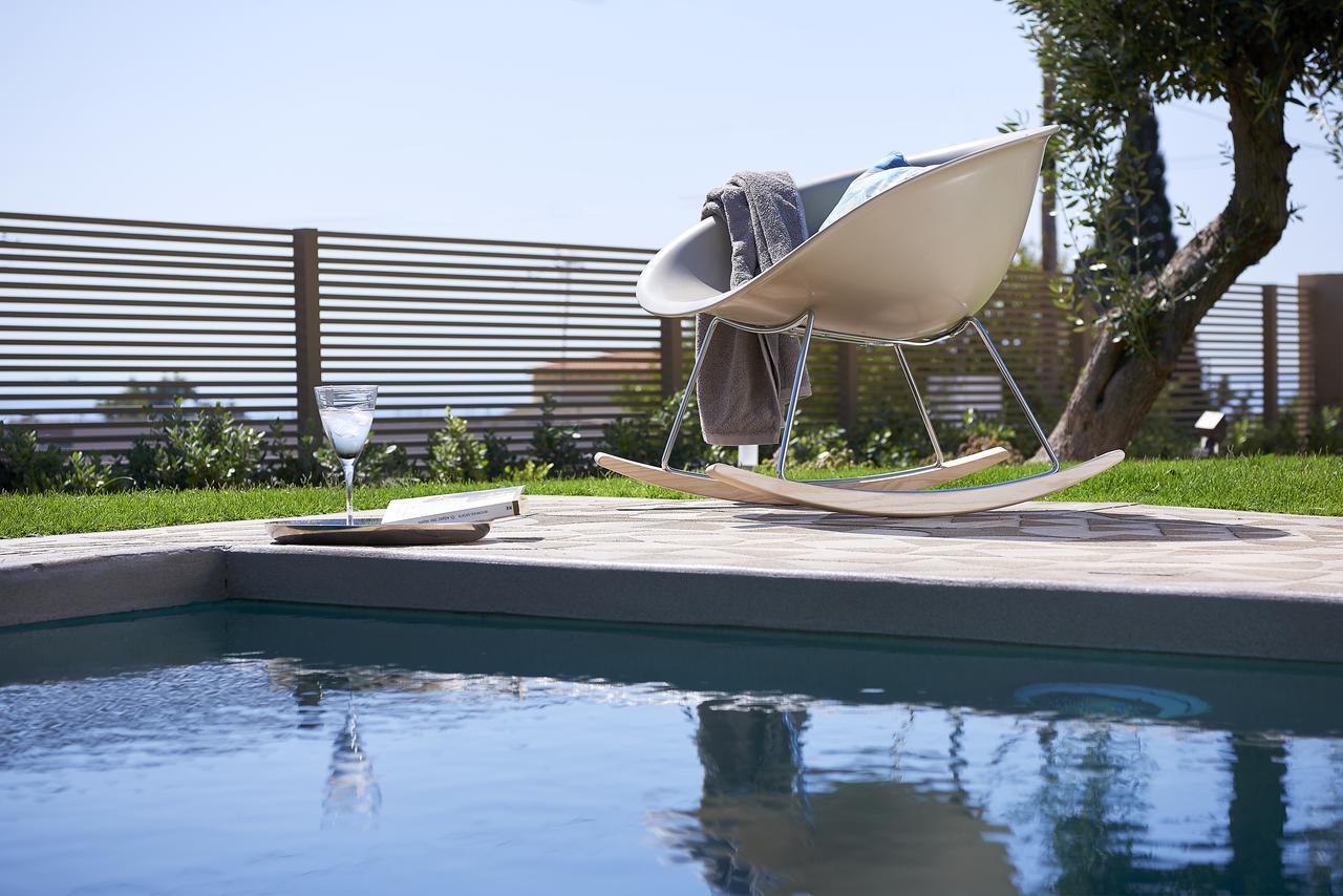 Elaia Luxury Suites ลาโกนิสซี ภายนอก รูปภาพ
